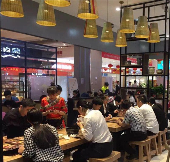 美爾家藤藝吊燈實(shí)拍圖