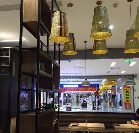 美爾家藤藝吊燈實(shí)拍圖