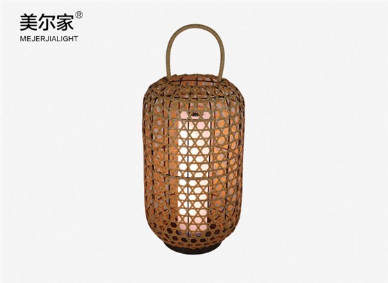 美爾家藤編落地燈