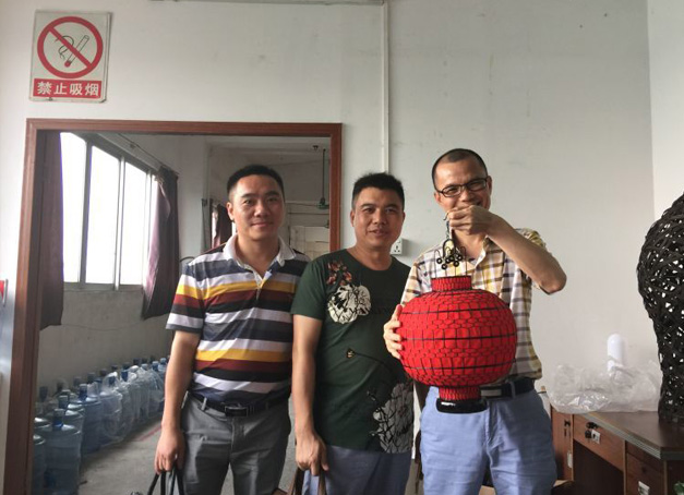 美爾家燈飾老板