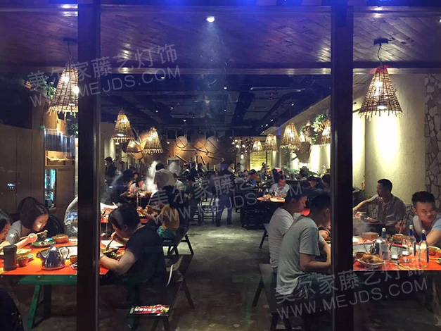 胡大飯店使用美爾家藤藝吊燈圖