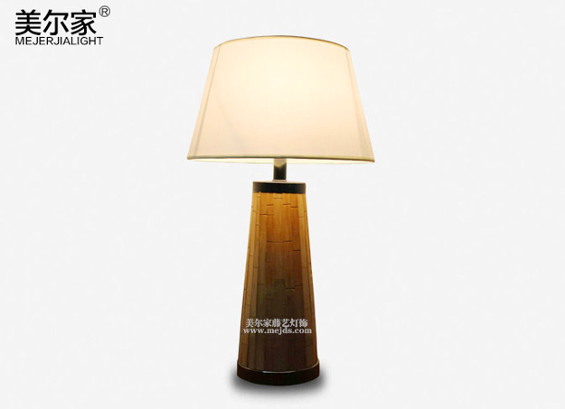 美爾家竹藝臺燈