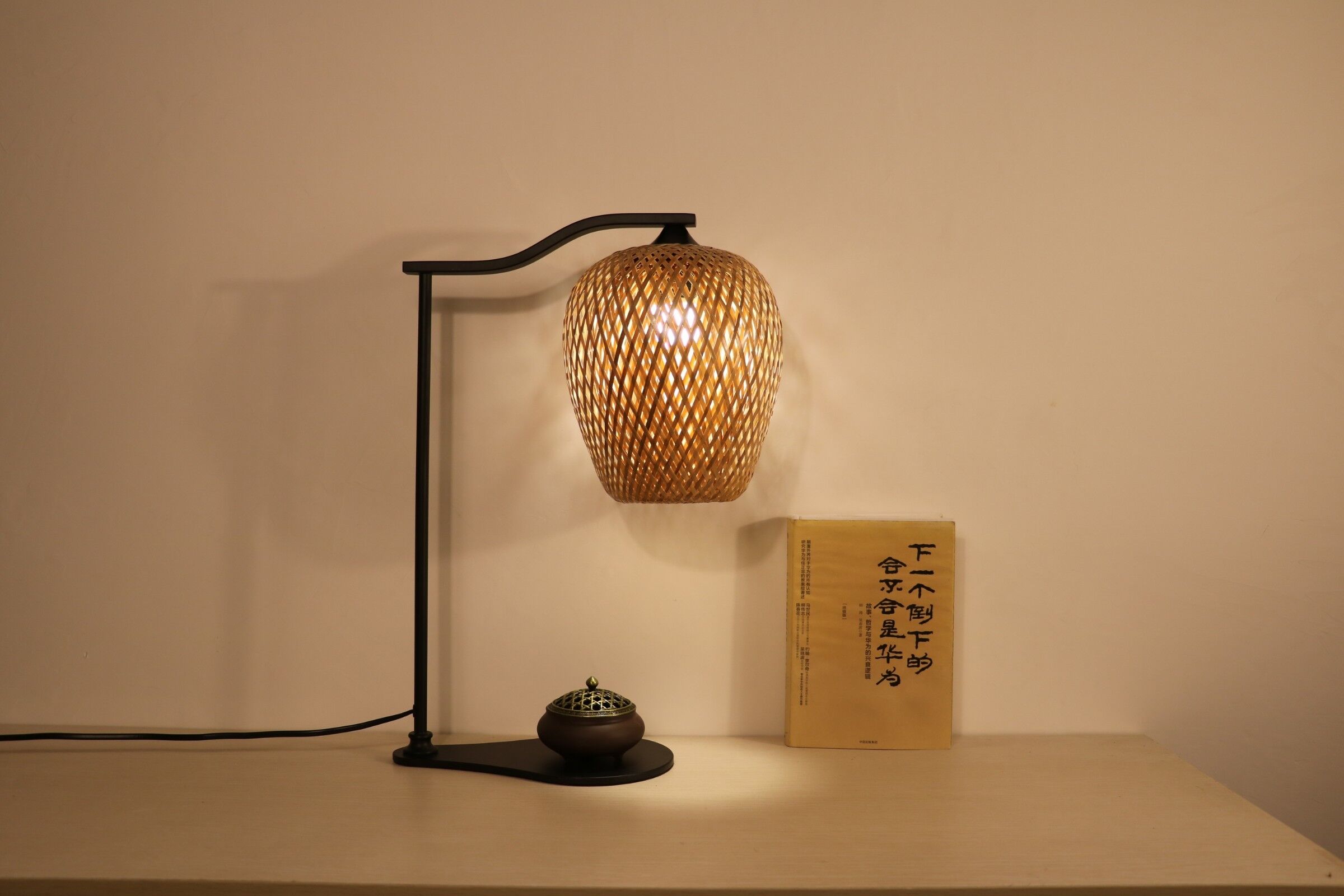 美爾家燈飾：竹編臺燈