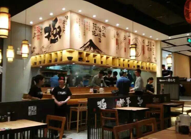 胡大飯館使用美爾家藤藝燈飾